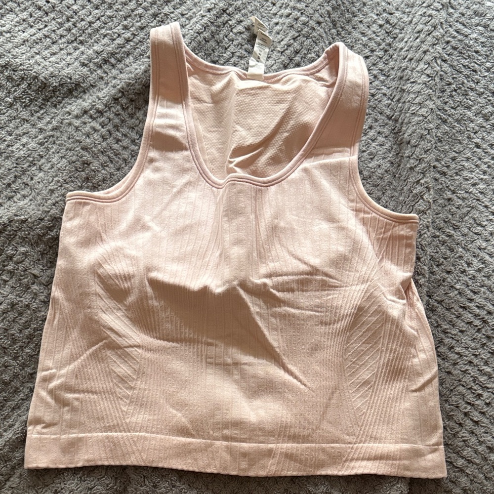 Lululemon Ebb to Street Crop Tank size 8